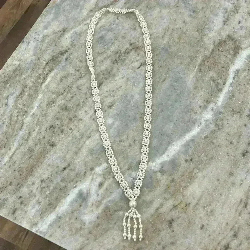 Vintage Pearl Beaded necklace. Beautiful beaded design. White